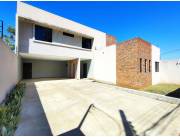 VENDO CASA A ESTRENAR EN LUQUE Z/ MANUFACTURA GLORIA!!