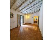 VENDO CASA IDEAL PARA OFICINA O EMPRESA sobre av felix bogado