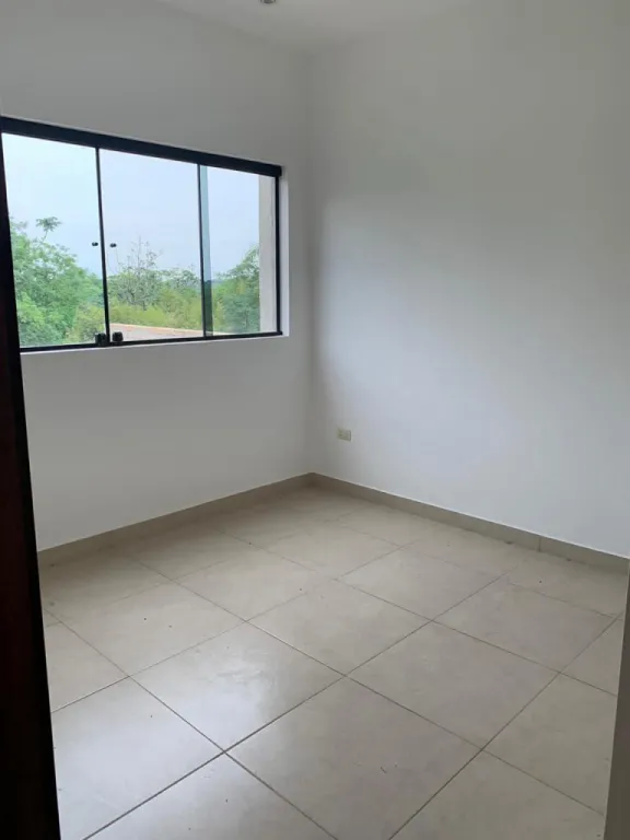 ALQUILO DUPLEX EN BARRIO CERRADO SURUBII. COD 1360 PRECIO: 9.000.000 GS IVA, JARDINERO — foto 3