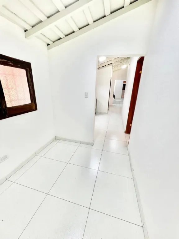 VENDO O ALQUILO CASA EN ASUNCIÓN BARRIO HERRERA CÓD. 3797! — Foto 2
