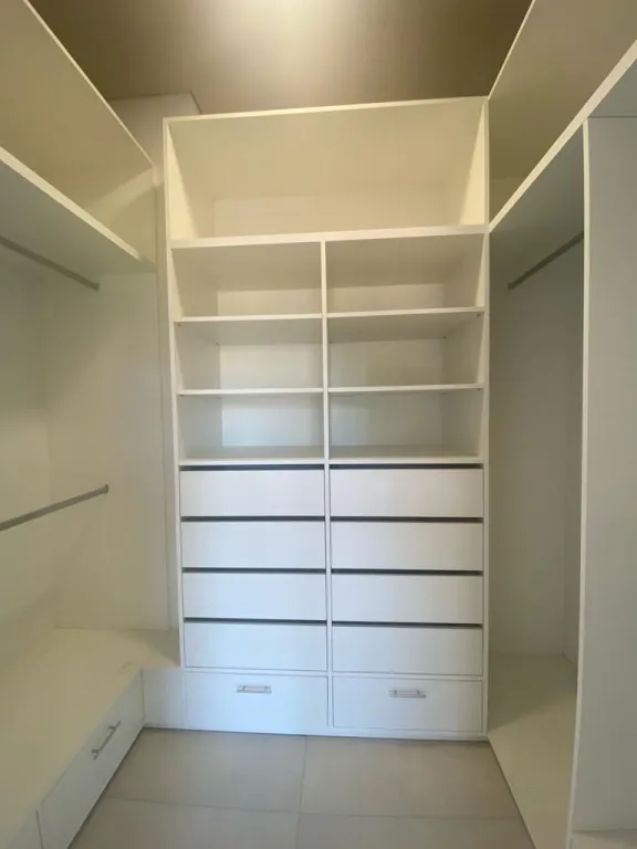 Se Alquila Dúplex de 3 Dormitorios, en zona del Condominio Parque Las Golondrinas. Loma P — Foto 2