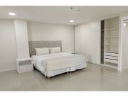 Amplio Departamento En Villa Morra