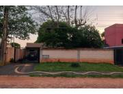 Casa moderna 3 dorm. + quincho + piscina — Ñemby Mbocayaty