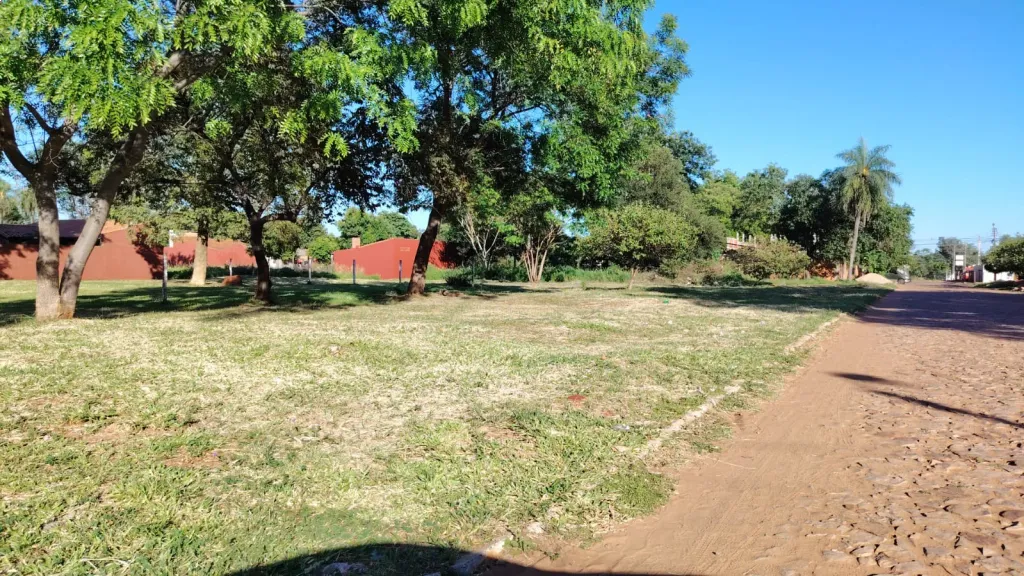 Terreno en esquina — foto 2