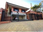 Amplia y moderna casa en Vista ALEGRE