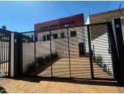 OFERTA DE AMPLIO CHALET TIPO DUPLEX DE 2 DORMITORIOS Z/ MUNI DE ASUNCION