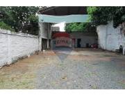 Terreno en esquina. Barrio Kennedy Lambaré