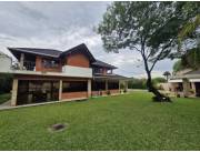 Alquilo hermosa y amplia residencia en Barrio San Jorge Z/Goethe COD A0727