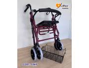 Andador Rollator con posa pies