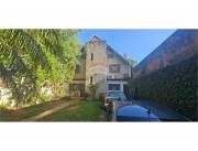 VENDO AMPLIA CASA EN BARRIO SAJONIA