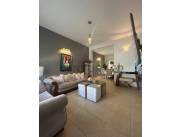 VENDO AMPLIO DUPLEX EN LAMBARÉ