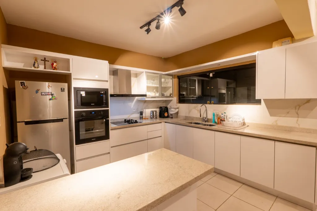 Vendo residencia en barrio exclusivo Las Golondrinas A 1000 metros de Plaza Madero — foto 3