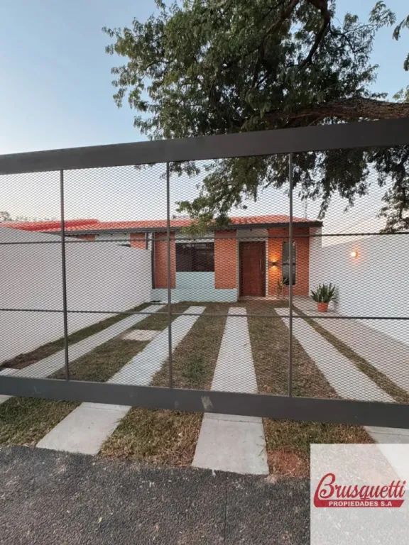 Casa en venta c cochera en Mariano Roque Alonso — foto 2