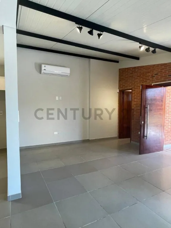VENDO CASA EN LOMA MERLO LUQUE - ATRÁS DE RAKIURA — foto 2