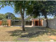 VENDO CASA EN LOMA MERLO LUQUE - ATRÁS DE RAKIURA