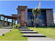 Exclusiva Residencia Amoblada en Venta - Aguavista Club de Campo Residencial