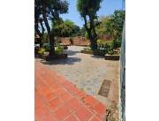 VENDO HERMOSA CASA EN YPACARAI!