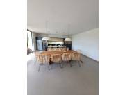 VENDO RESIDENCIA EN SAN BERNARDINO PARAGUAY