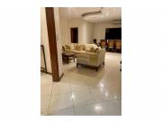 Casa en Asunción: Moderna y Espaciosa