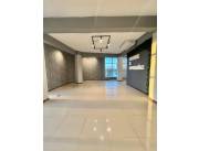 ALQUILO AMPLIA OFICINA EN LA ZONA CORPORATIVA.