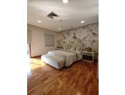 ALQUILO CASA EN CONDOMINIO CERRADO AMOBLADA EN BARRIO MCAL ESTIGARRIBIA