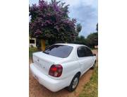 Vendo Toyota Platz año 2000