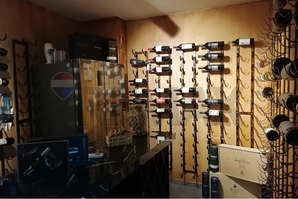 RESIDENCIA IMPONENTE EN SAN BERNANDINO — foto 3