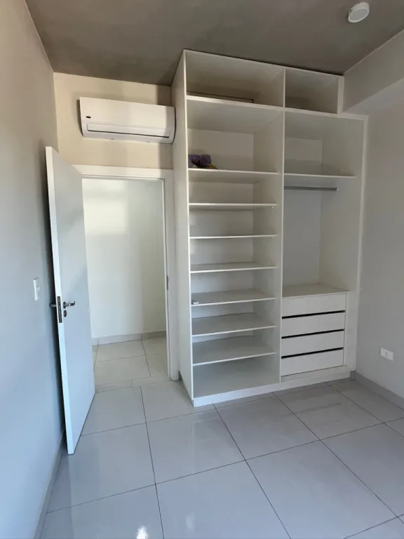 En venta departamento de 1 dormitorio con renta activa en Luque Zona CIT — foto 2