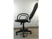 VENDO MESA DE ESCRITORIO DE MADERA MACIZA CON BASE INDEPENDIENTE Y UNA SILLA GIRATORIA.