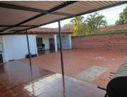 Alquilo Casa Zona Avda Roa Basto COD 1296