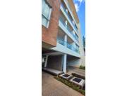 Amplio Departamento en Edificio Granada Alquilo