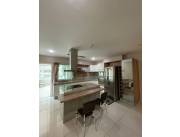 En Venta Departamento en el Edificio Martinica COD 4876
