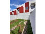 ALQUILO DÚPLEX DE 3 DORMITORIOS C/ÁREA DE SERVICIO Y PATIO TERCER BARRIO LUQUE COD A0069