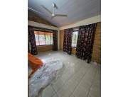 Alquilo Casa de 3 dormitorios en Fernando de la Mora zona Leopardi y Fuente Shopping