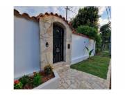 CASA EN ESQUINA EN SAN BERNARDINO BARRIO COLÓN