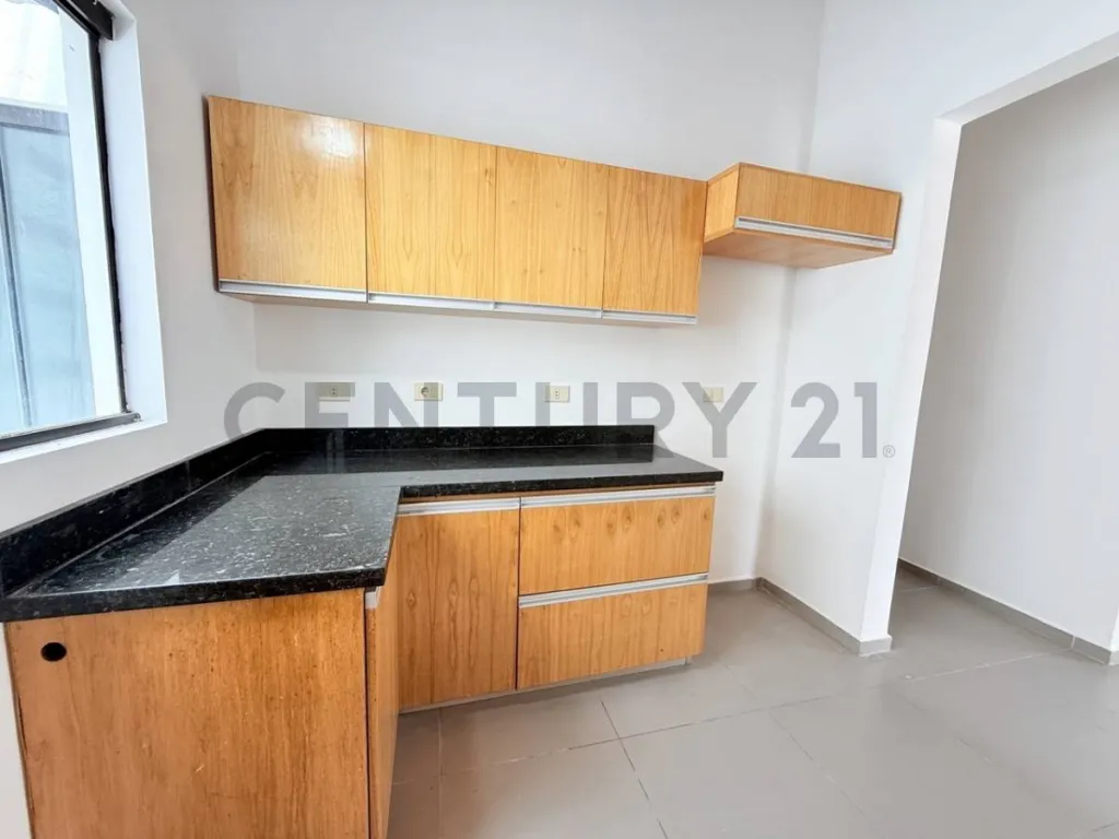 En venta casa en esquina a una cuadra de Américo Picco — foto 2
