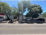 PROPIEDAD COMERCIAL CON SALIDA A DOS CALLES YTAY
