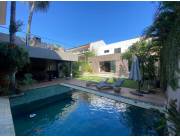 En venta casa estilo Bali en el Barrio Recoleta de Asunción