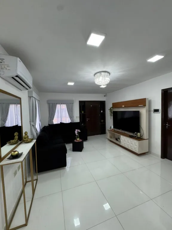 VENDO RESIDENCIA EN LAMBARE, BARRIO SAN ISIDRO COD 6035 — foto 2