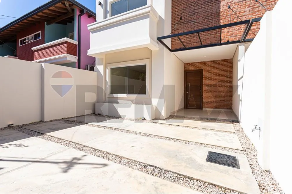 VENDO EXCLUSIVO DUPLEX EN BARRIO MBURUCUYA — фото 2