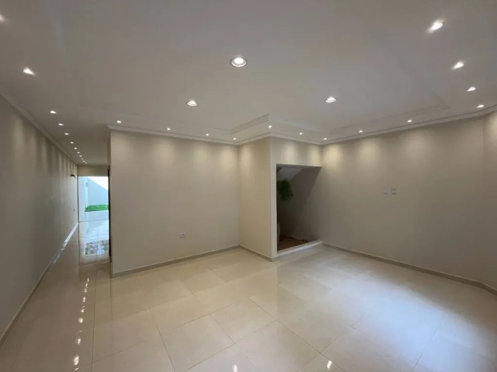 VENDO AMPLIO DUPLEX 3 DORMITORIOS EN SAN LORENZO ZONA PINEDO SHOPPING — foto 2