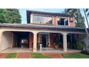 VENDO AMPLIA CASA EN VISTA ALEGRE