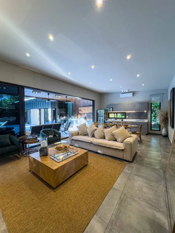 VENDO CASA DE LUJO 3 DORMITORIOS EN CONDOMINIO CERRADO PETROHUÉ SAN BERNARDINO — foto 2