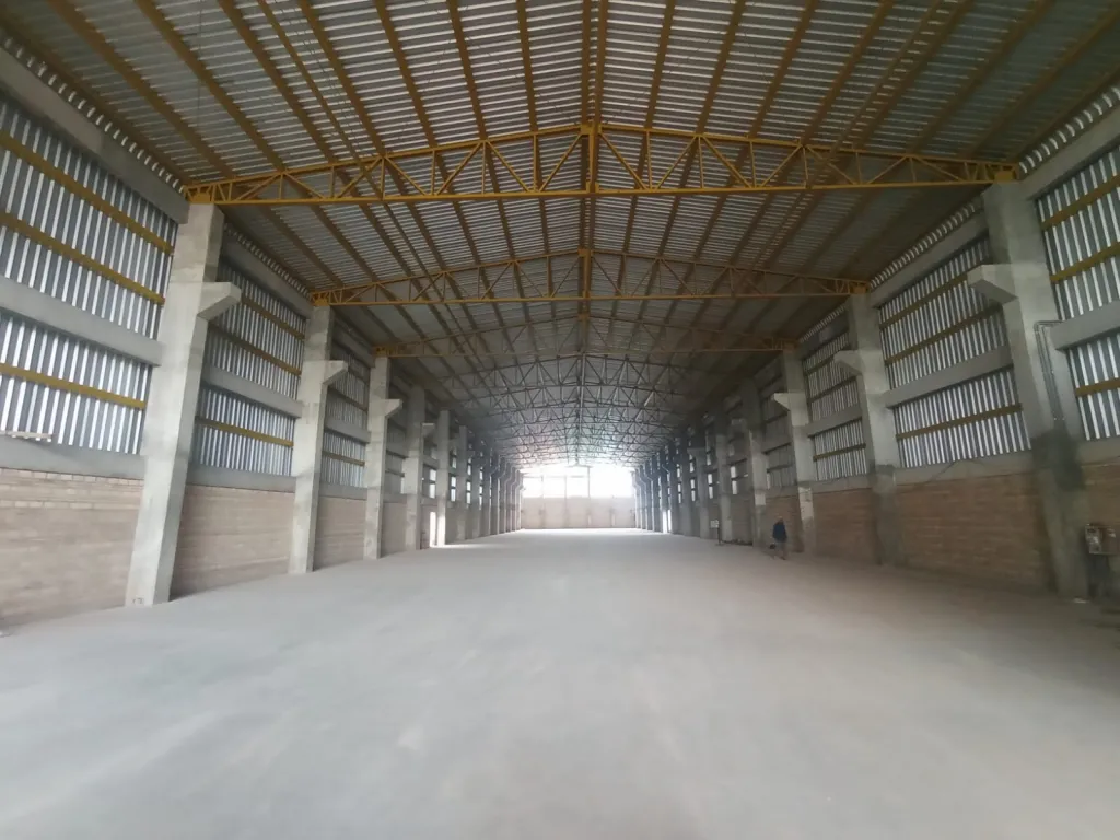 MR ALONSO, A ESTRENAR: 2.000 M2, DEPOSITO + SHOWROOM + OFICINAS S RUTA Nº3, 9.900 USD. — foto 3