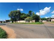 VENDO AMPLIO TERRENO EN SAN LORENZO EN ESQUINA