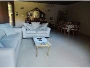 VENDO CASA EN EL CENTRO DE SAN LORENZO CON FACHADA COLONIAL