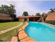 En venta amplia residencia en zona Avenida Boggiani