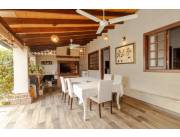 VENDO CASA EN BARRIO PETTIROSI, ASUNCIÓN