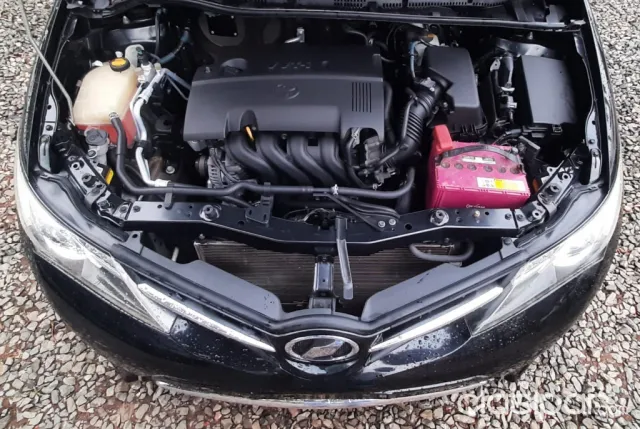 Toyota New Auris 2012 — foto 6
