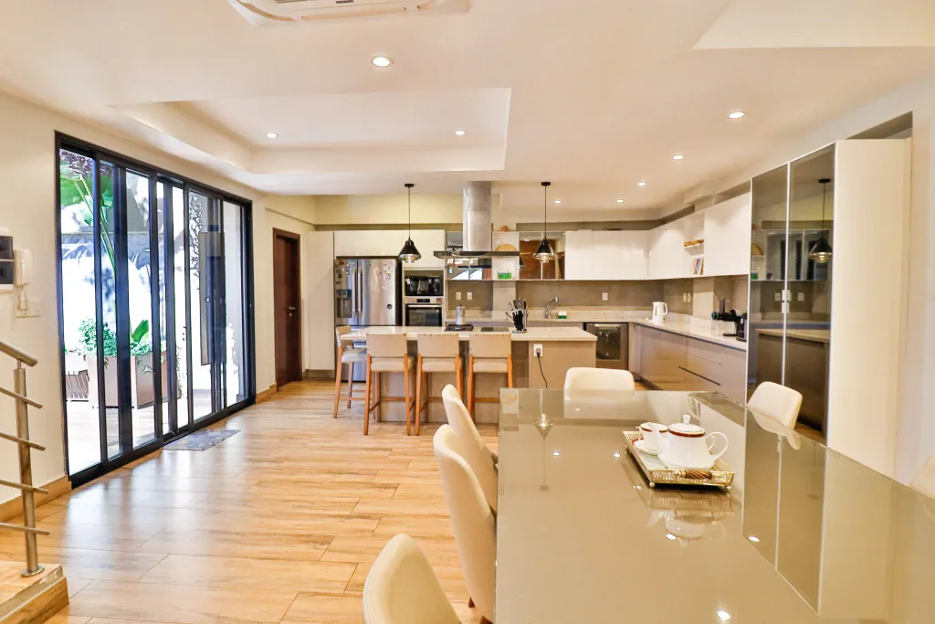 CASA NUEVA CON PAISAJISMO EN VENTA – SAN LORENZO — foto 2